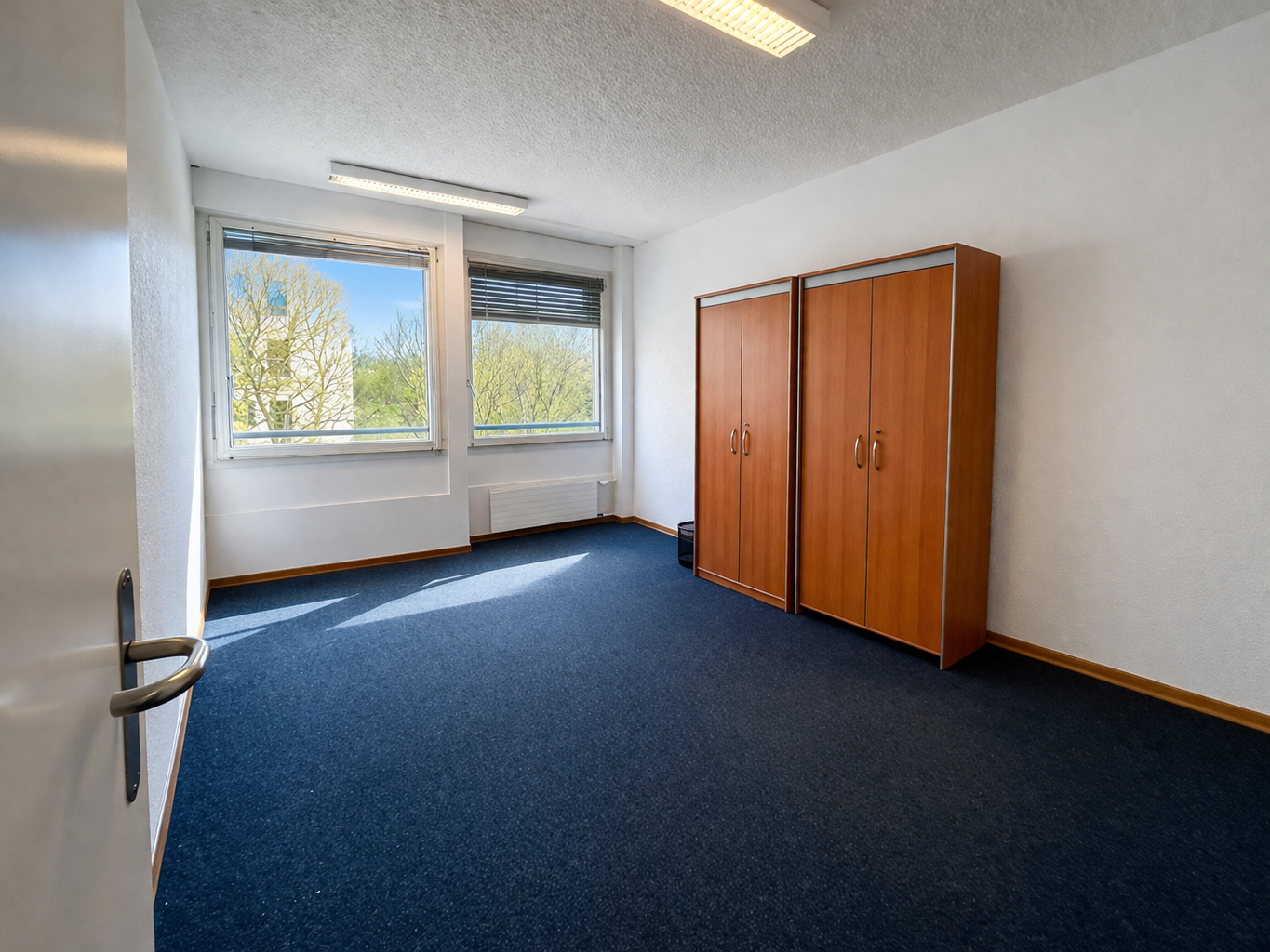 8m² office