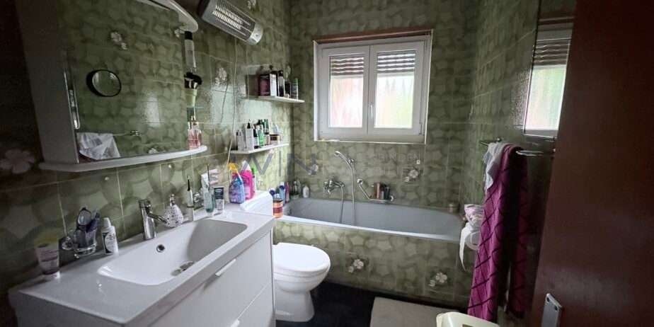 5 rooms apartment