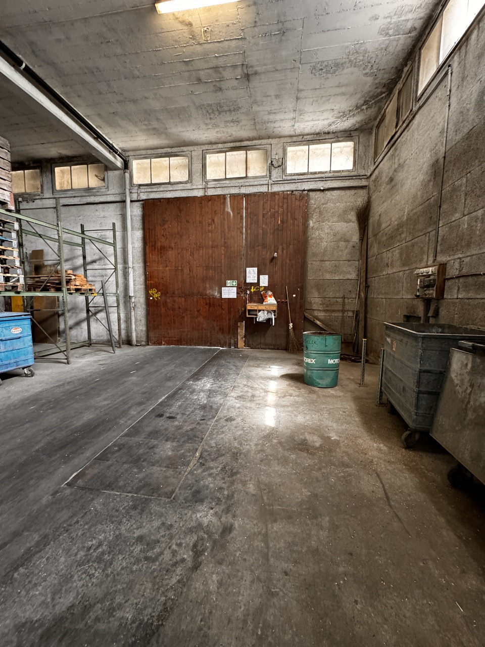 400m² storage room, photo 3 of 7