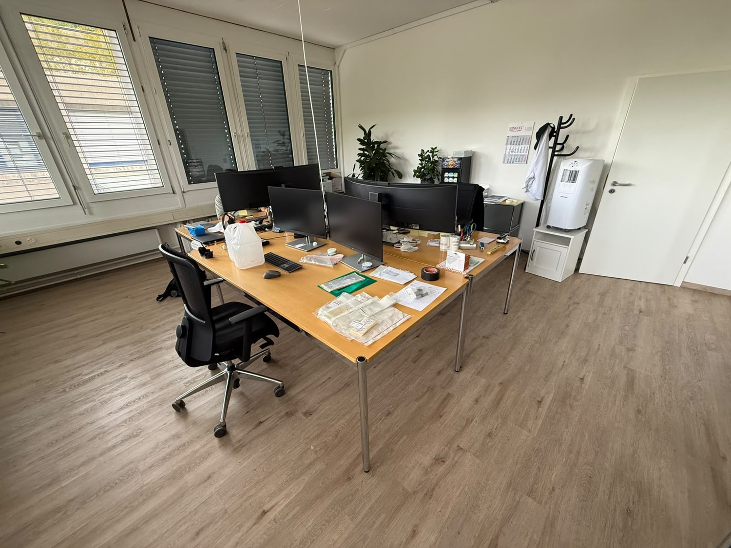 Office, photo 5 of 10