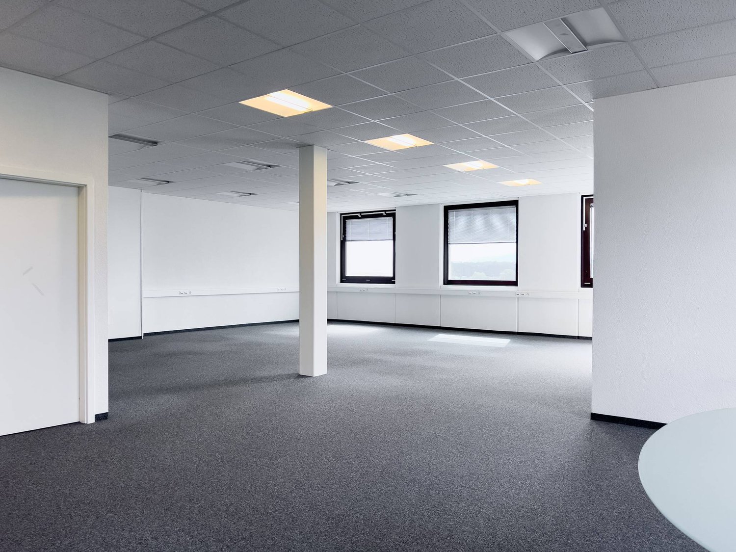 373m² office, photo 4 of 6