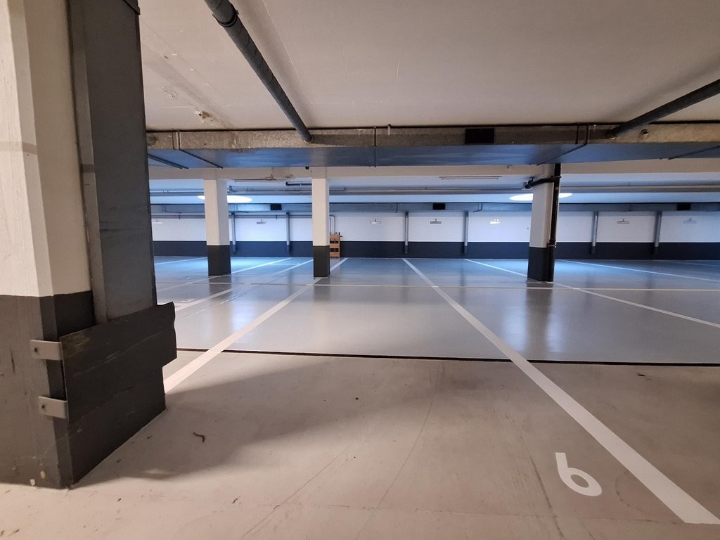 Underground slot, photo 2 of 2
