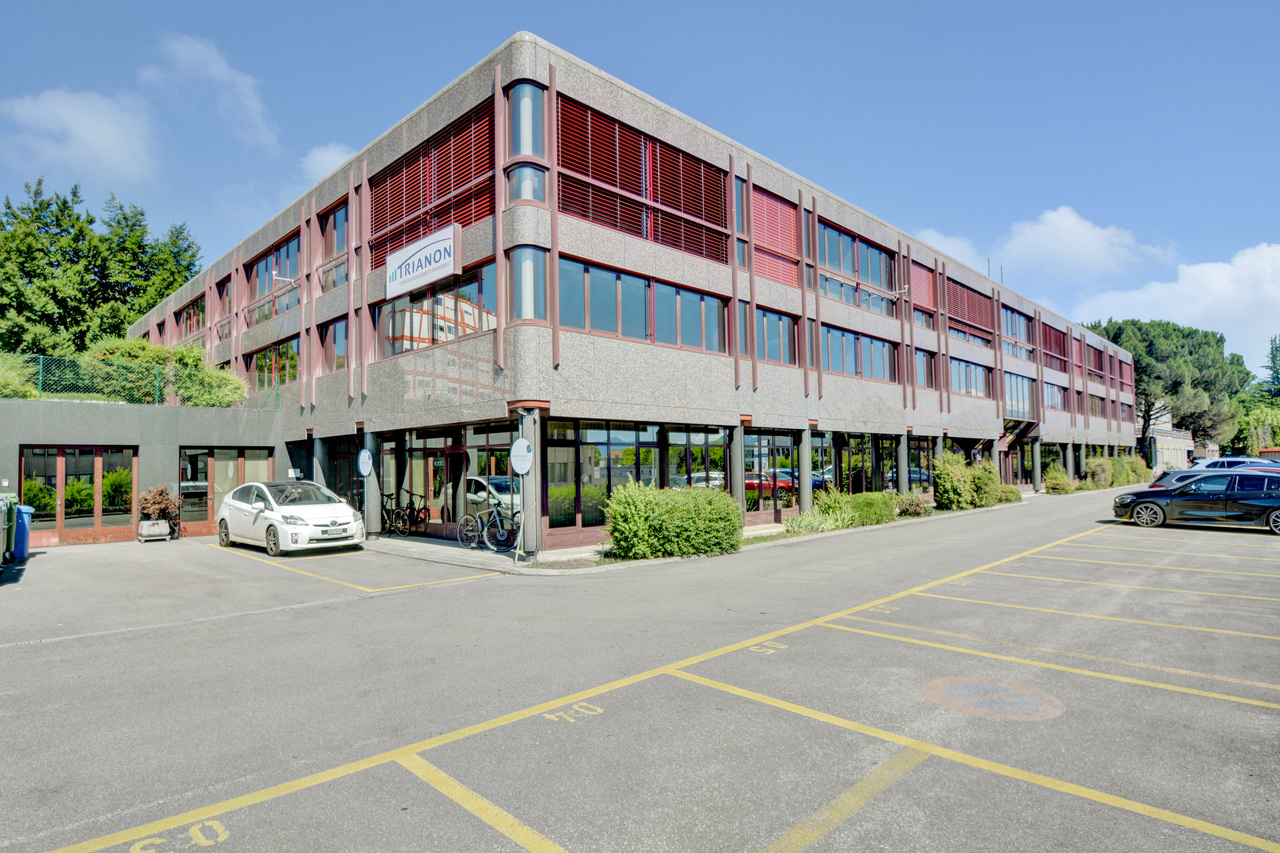 178m² office, photo 1 of 9