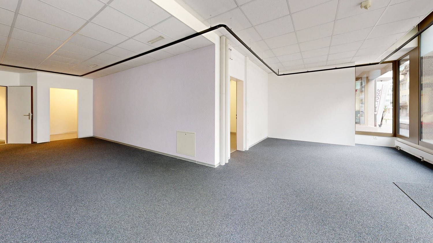 200m² commercial, photo 1 of 6