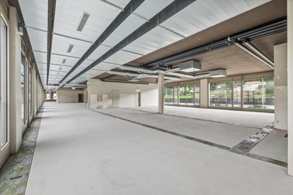 1256m² bureau