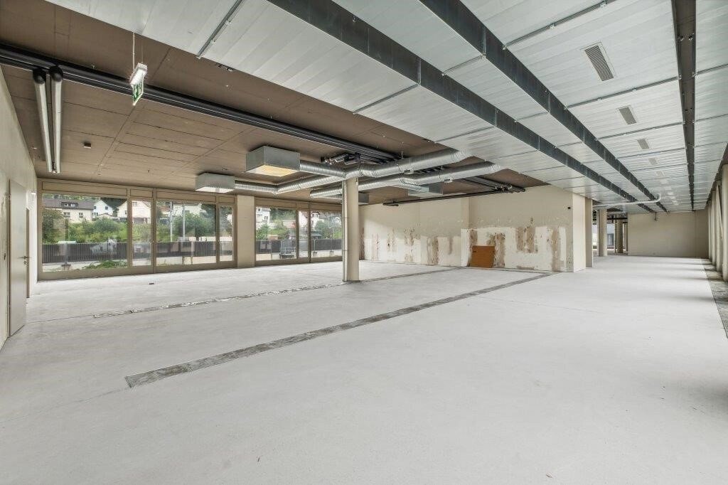 1256m² bureau