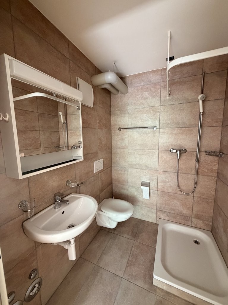 25m² storage room