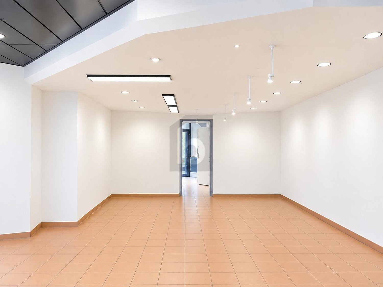 127m² shop, photo 4 of 4