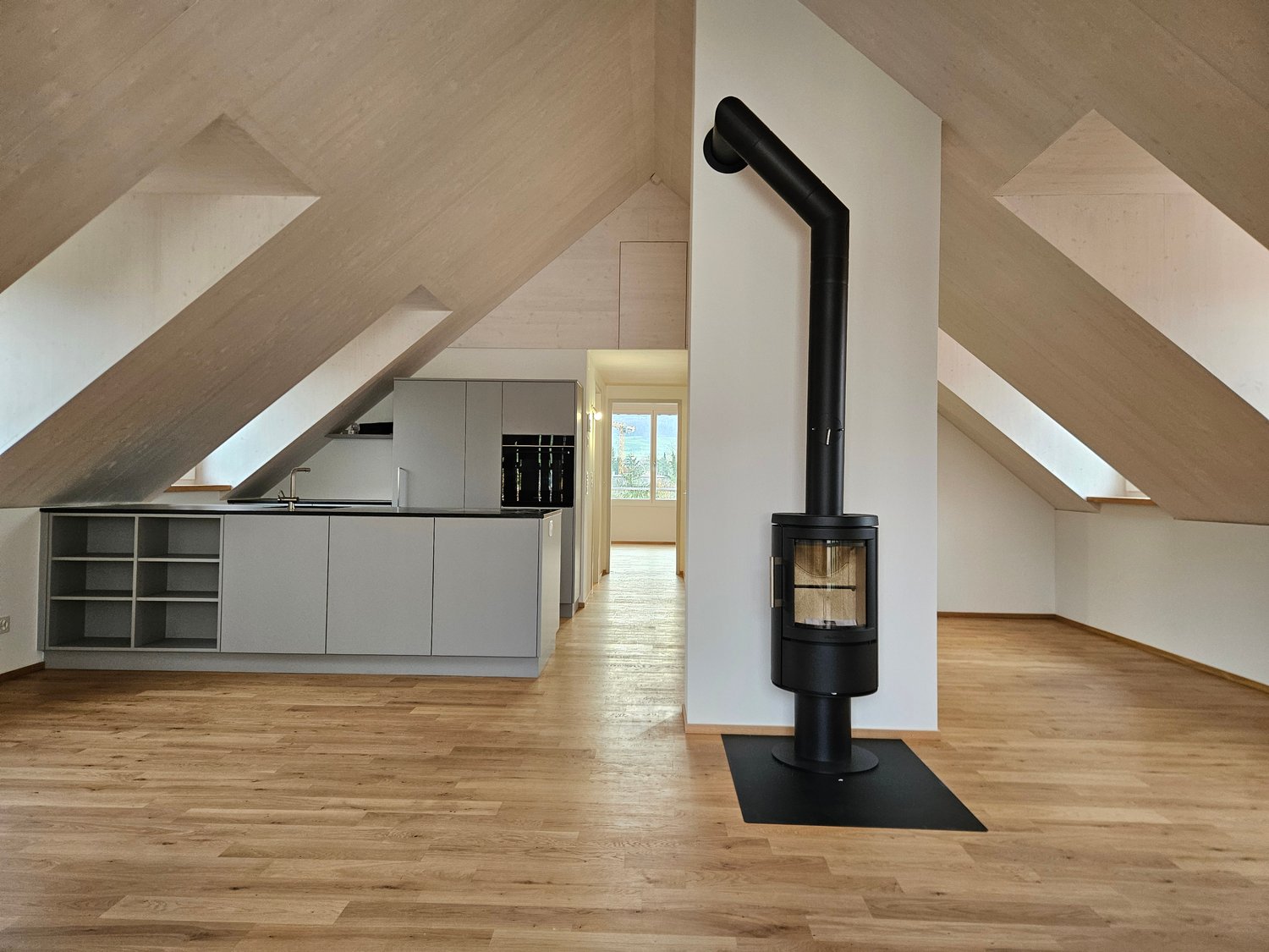 Appartement en attique de 2 ½ pièces, photo 1 sur 10