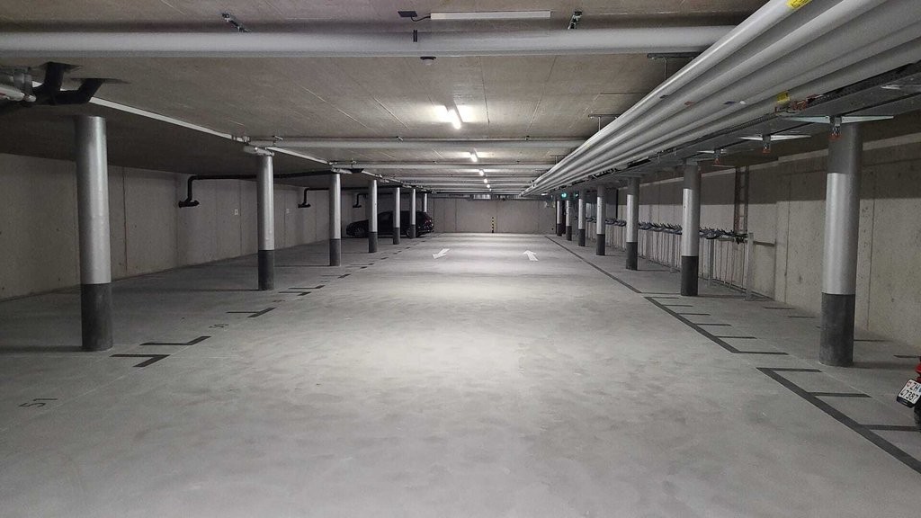 Underground slot, photo 1 of 2