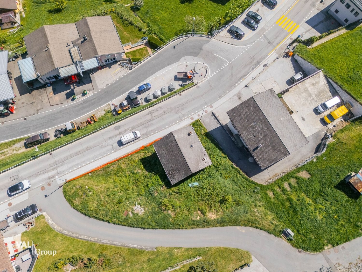 910m² building land