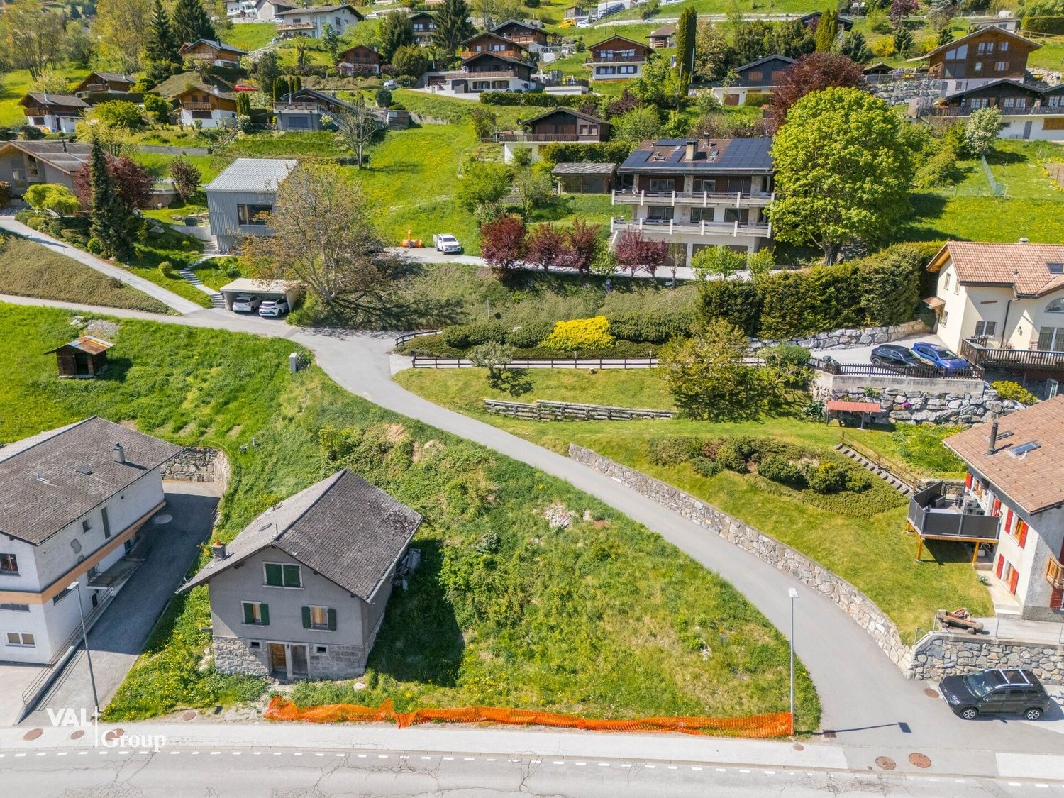 910m² building land