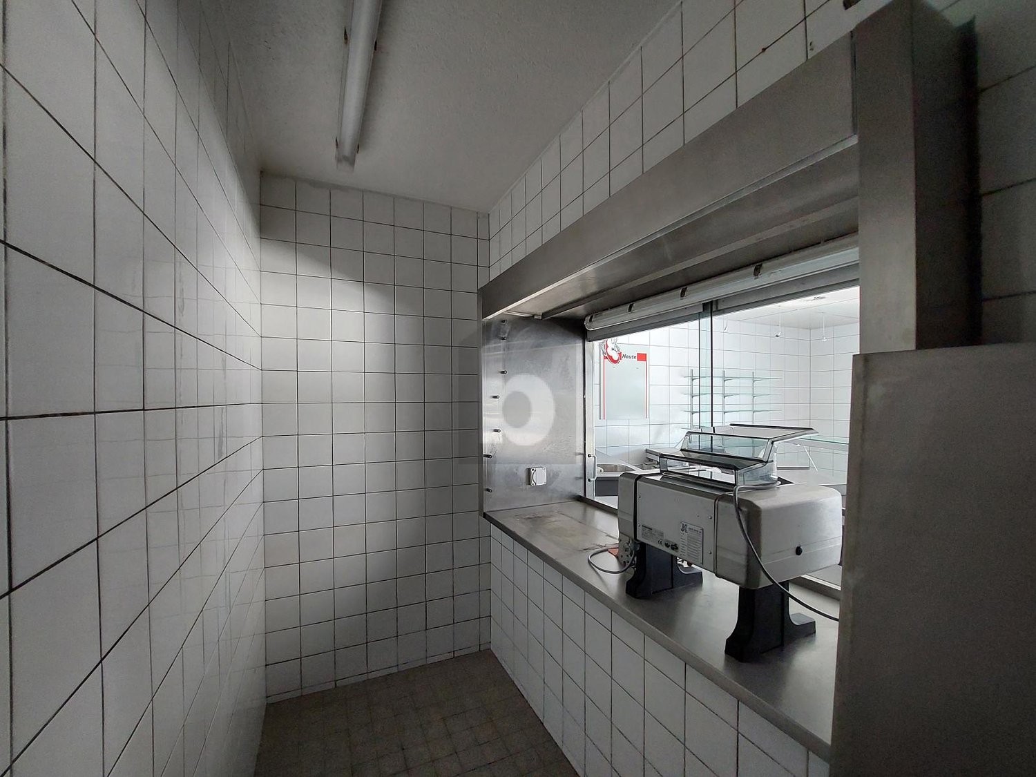 87m² shop, photo 3 of 4