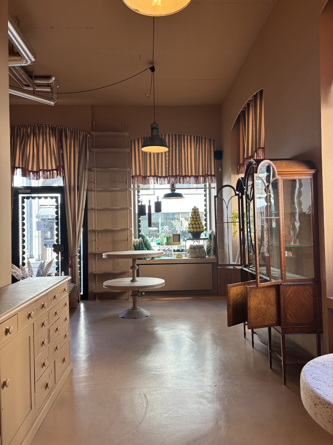 133m² shop, foto 4 di 10
