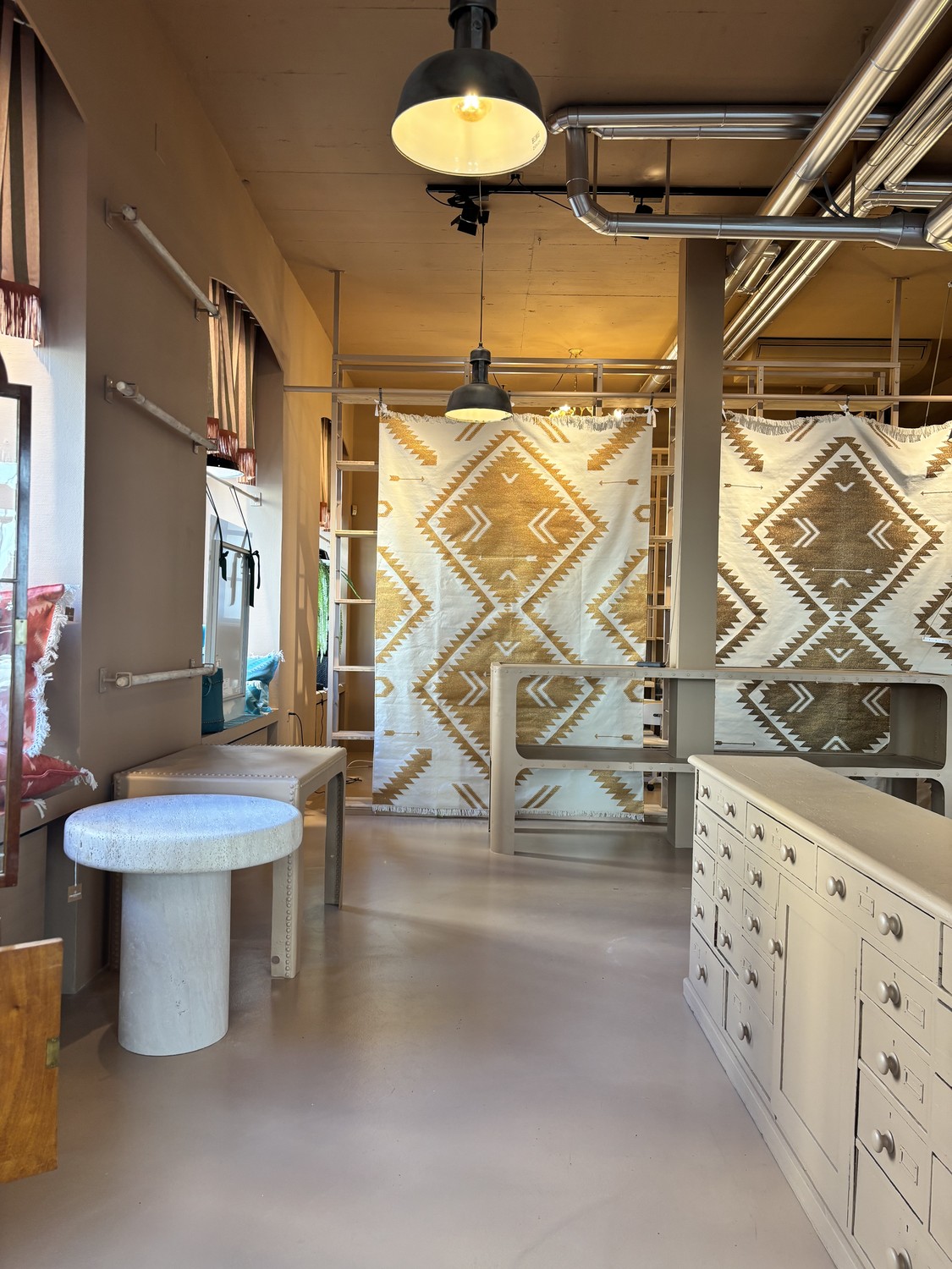 133m² shop, foto 10 di 10