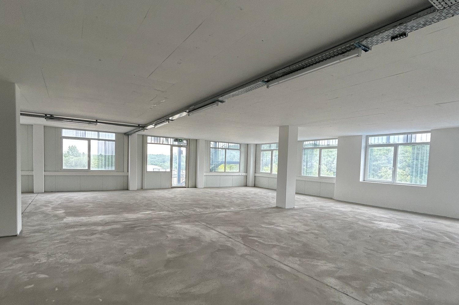 1120m² office