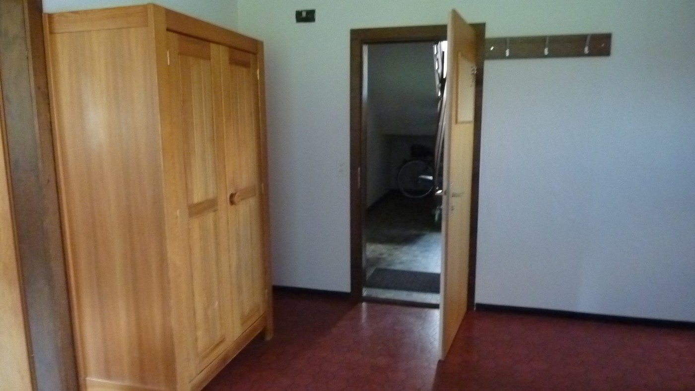 8 ½ rooms single house