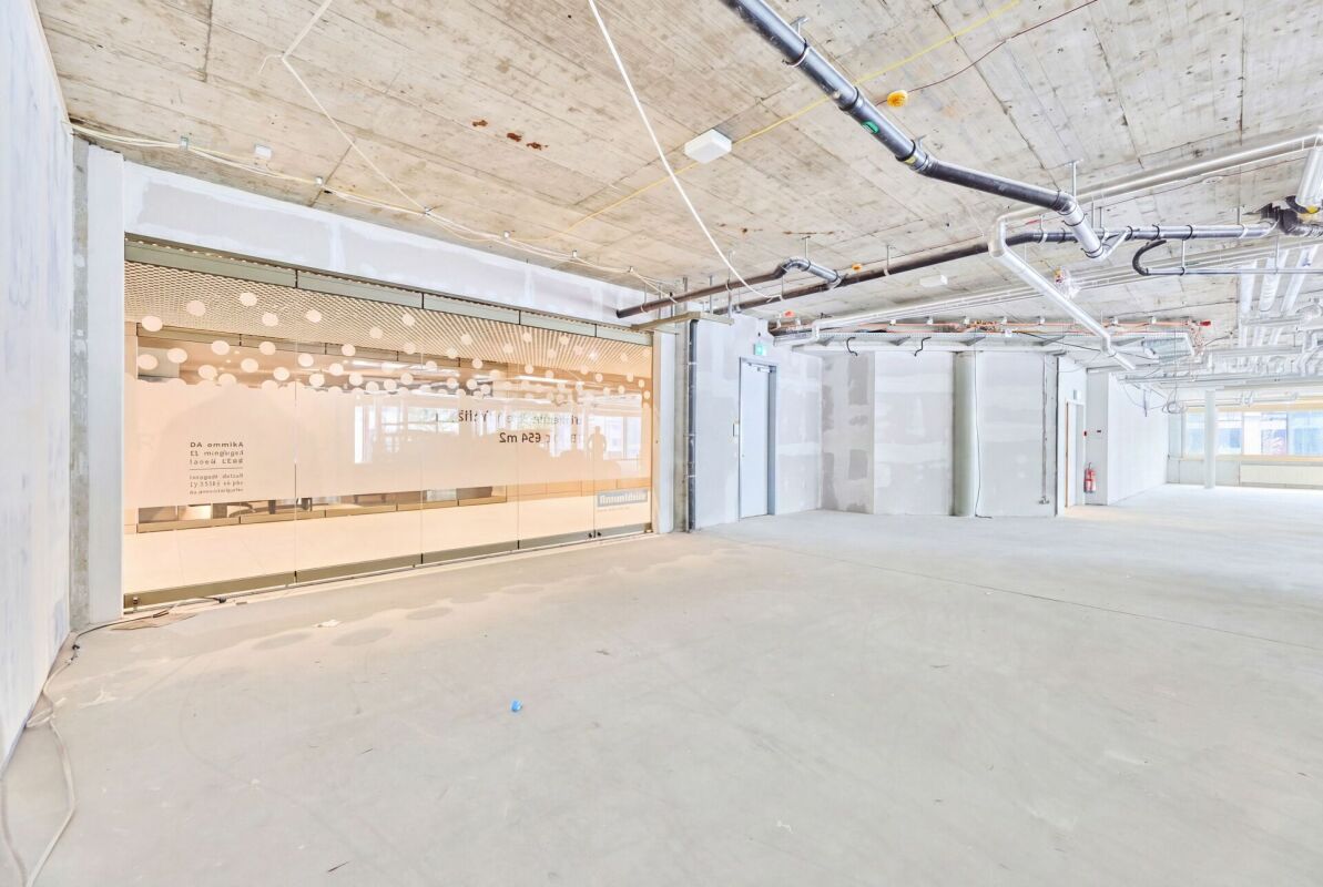 655m² commercial