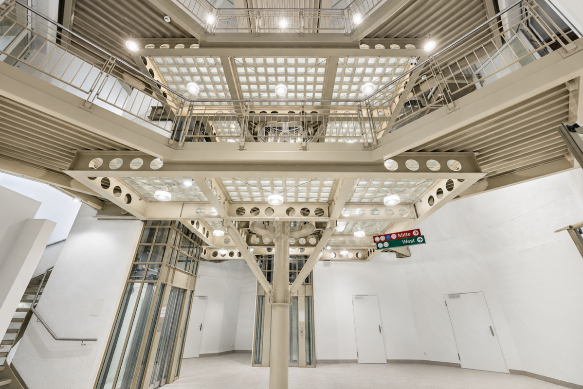 655m² commercial