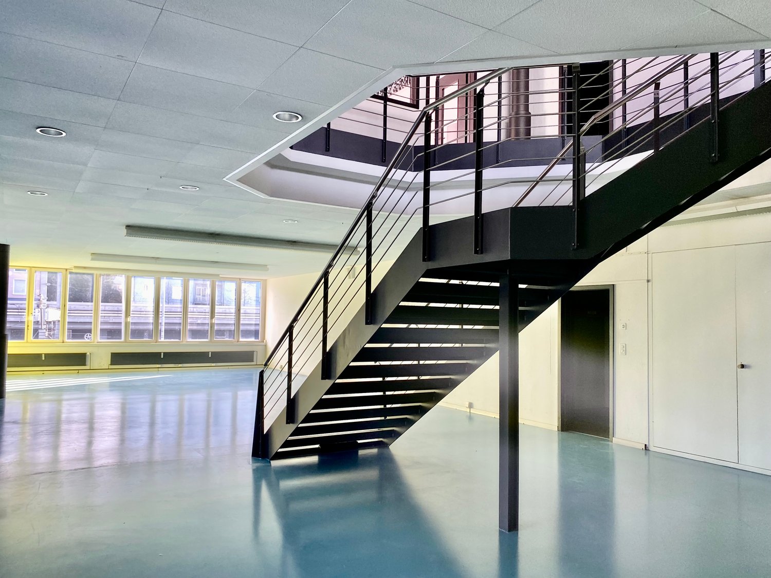 1900m² commercial