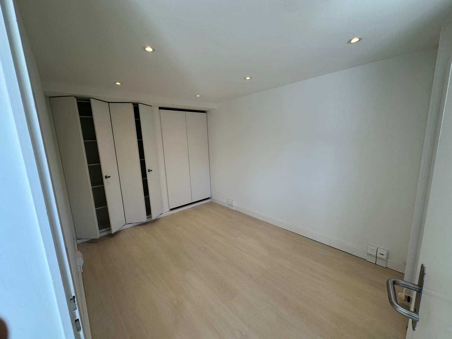 2 rooms apartment, photo 1 of 8