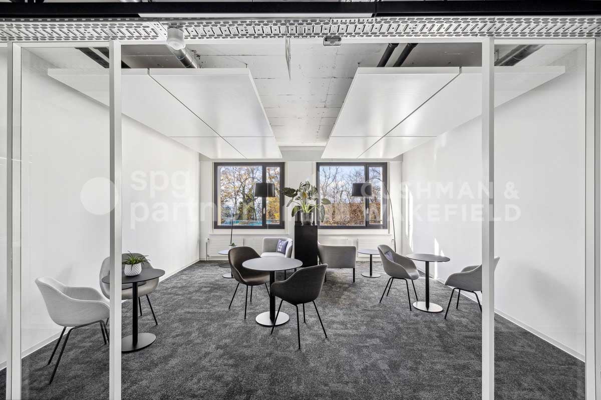 3000m² office, photo 10 of 10