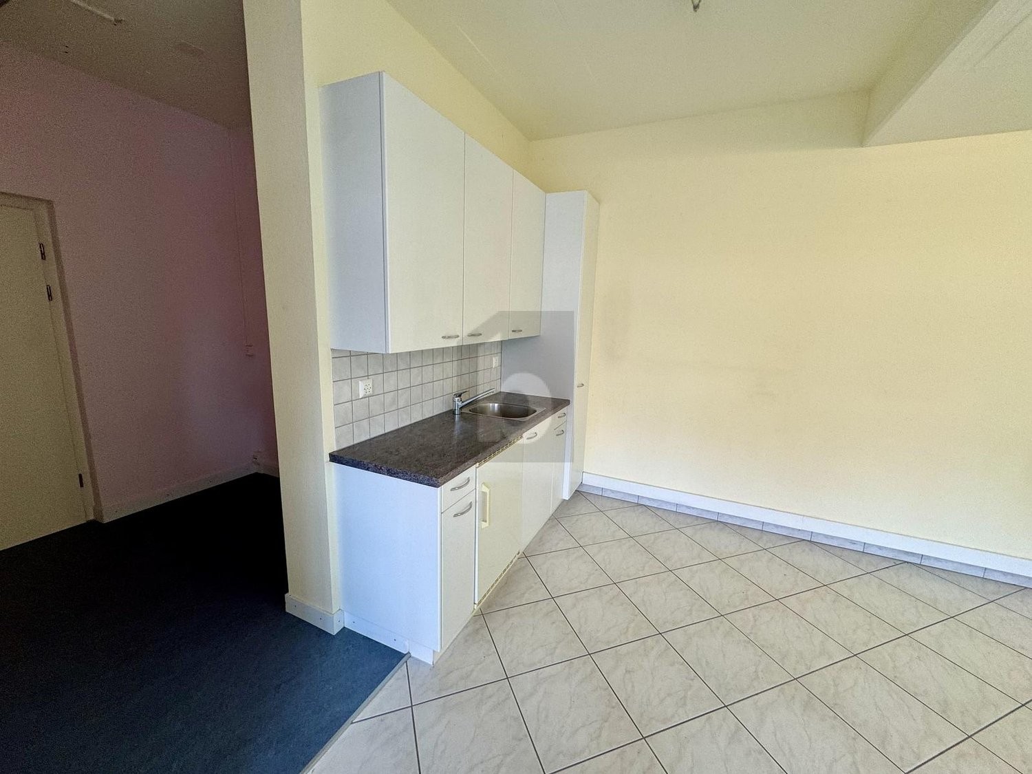 120m² shop, photo 4 of 4