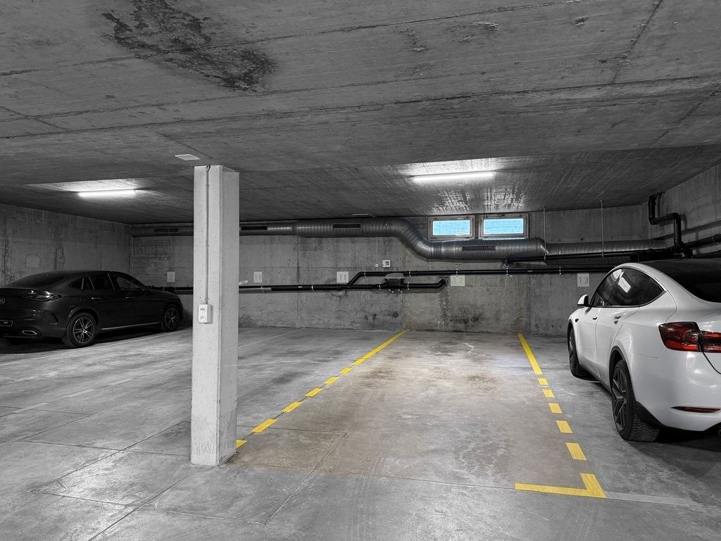 Double garage, photo 1 of 2