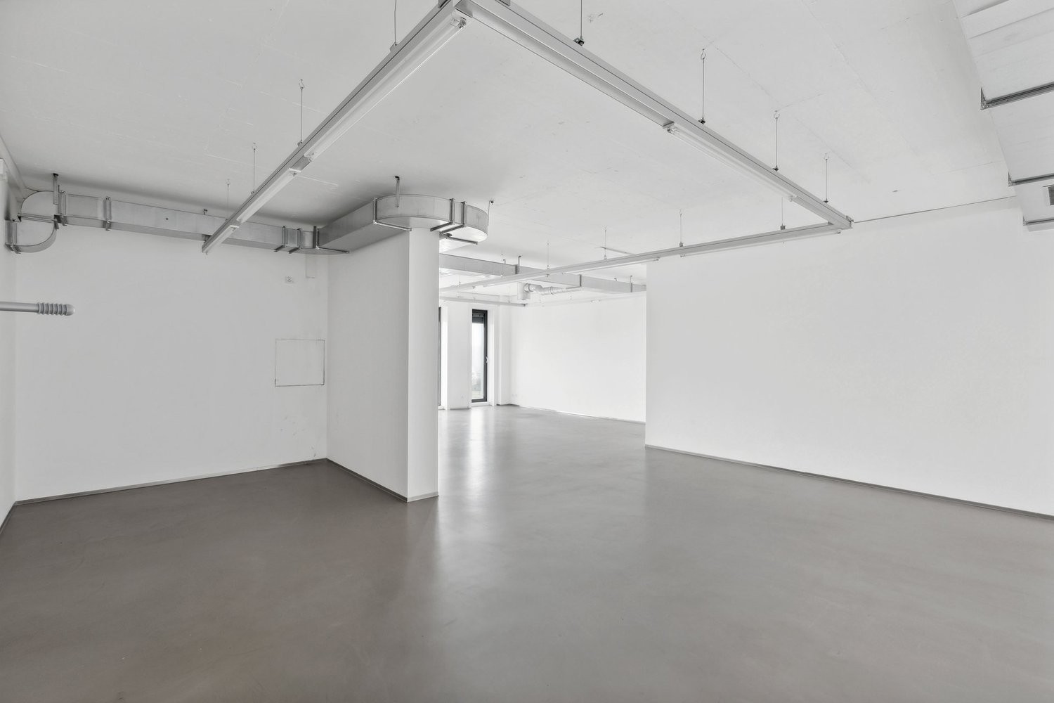 81m² office, photo 1 of 2