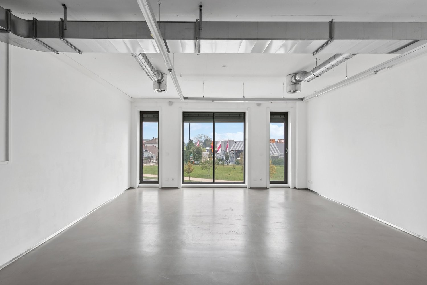 81m² office, photo 2 of 2
