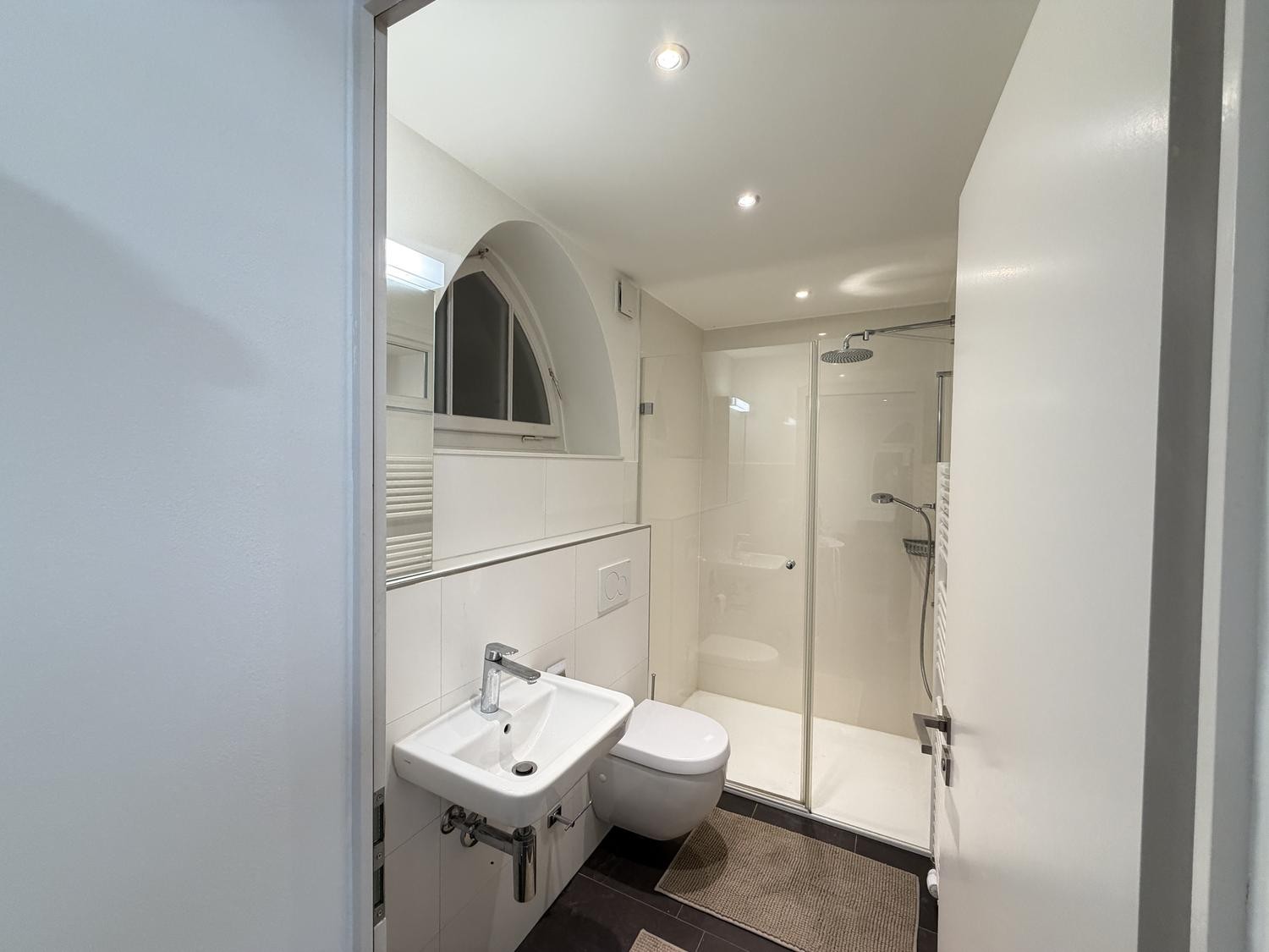 1 room apartment, photo 1 of 10