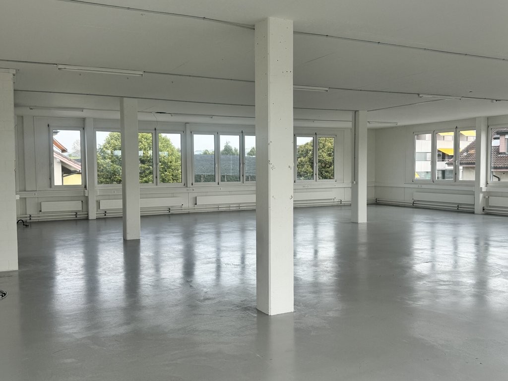 228m² commercial, photo 3 of 8