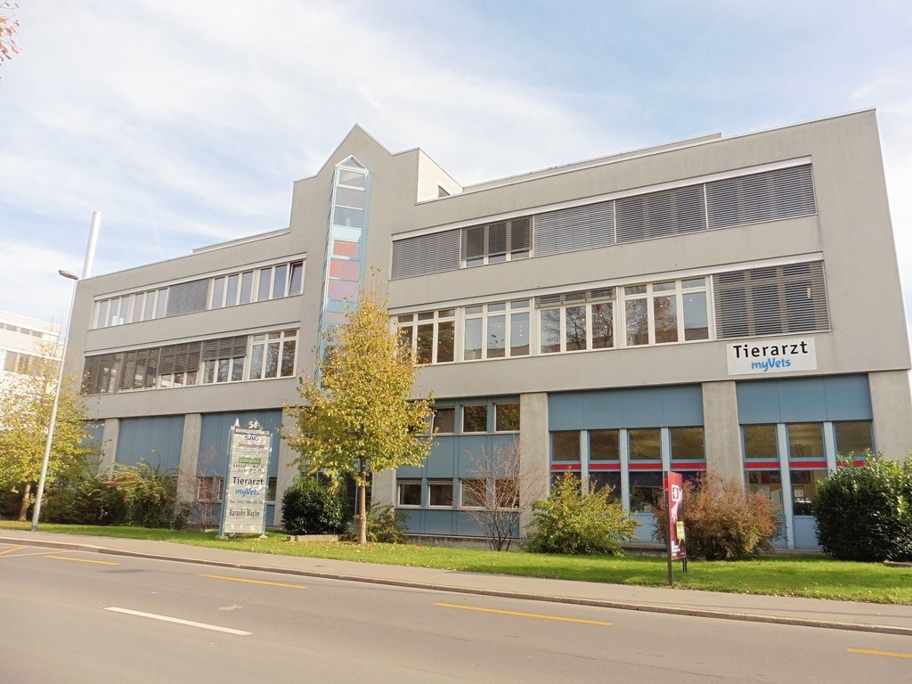 228m² commercial, photo 1 of 8