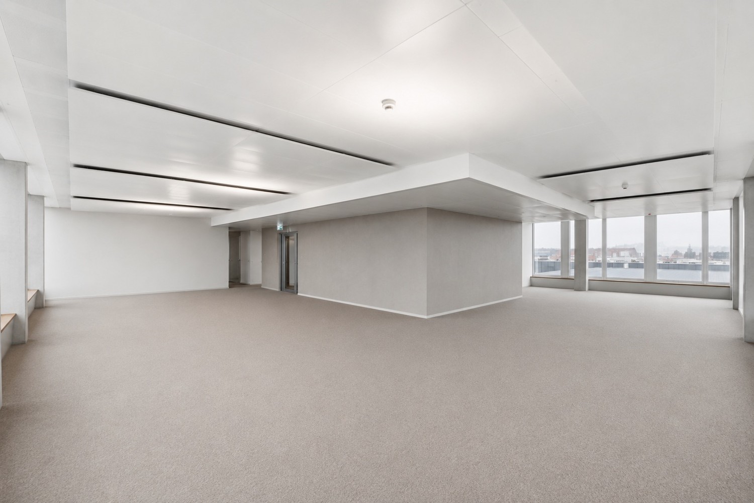 460m² office