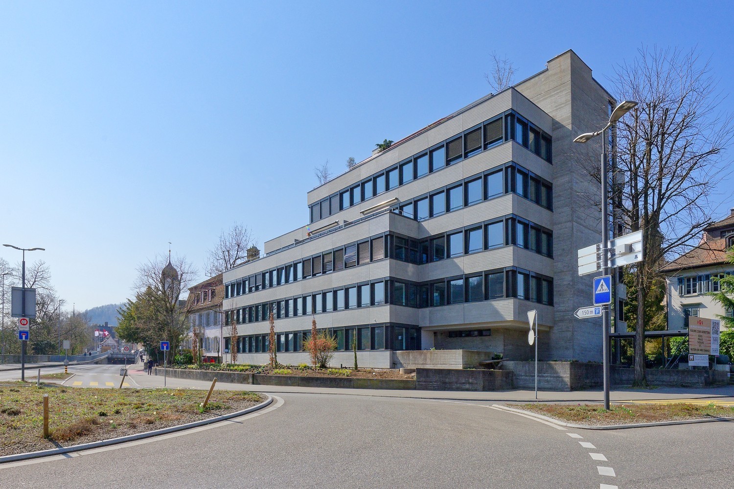 550m² commercial, Foto 1 von 4