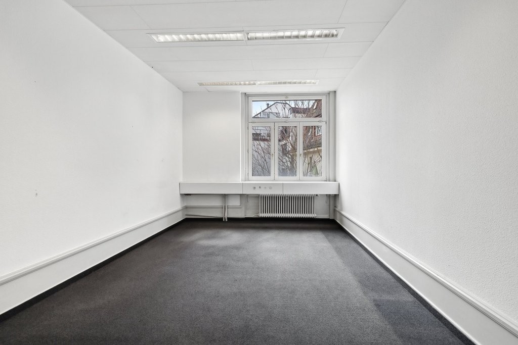 371m² de bureaux