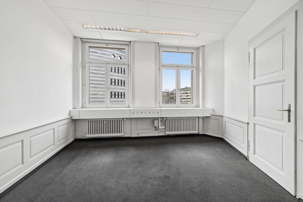 371m² de bureaux