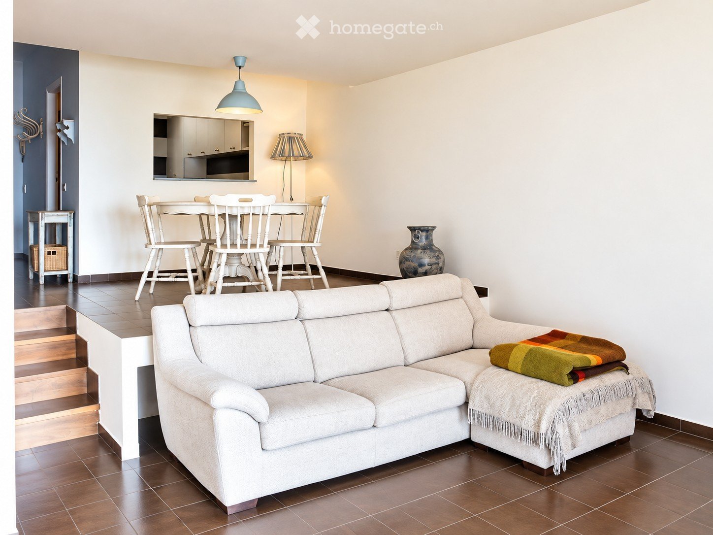 5 rooms apartment