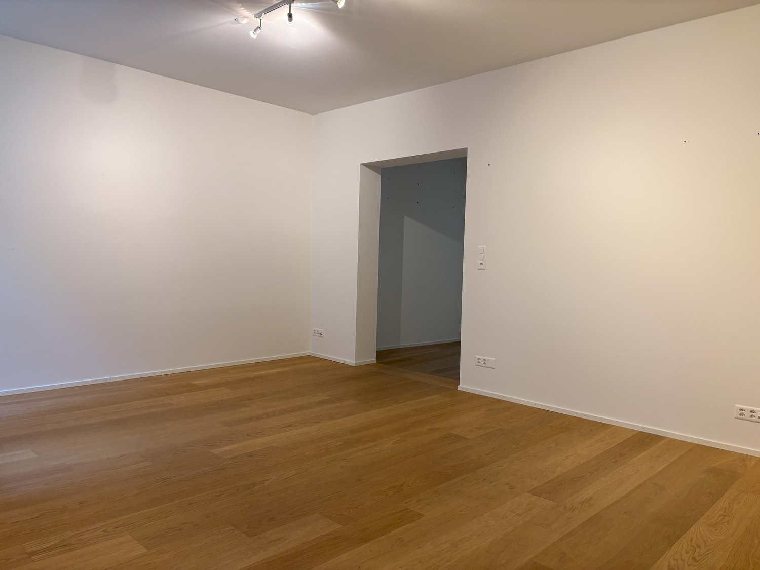 Office, photo 6 of 9