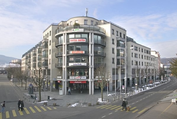 195m² shop