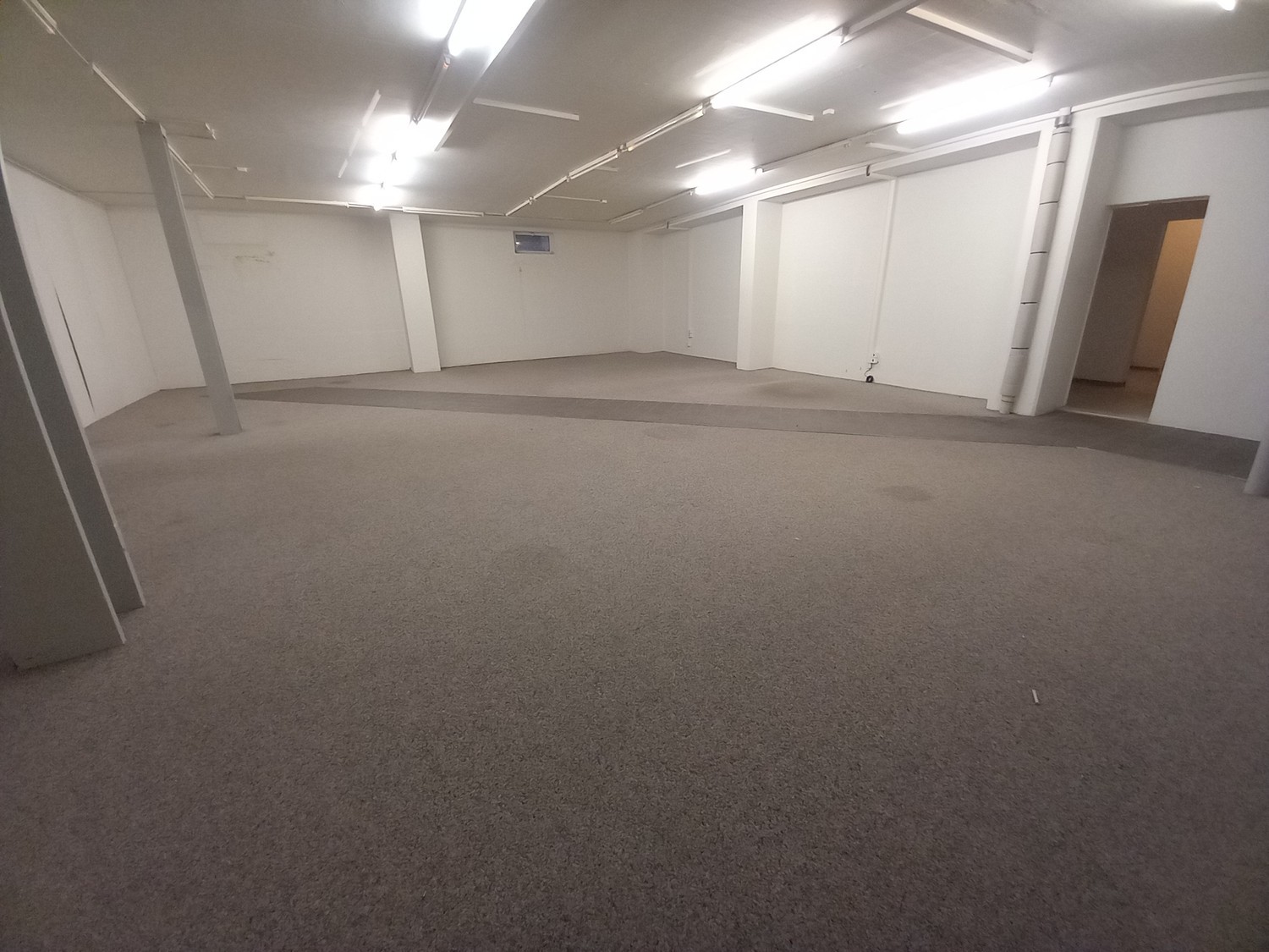 188m² shop, photo 4 of 6