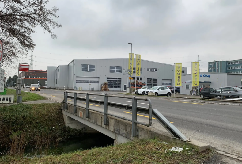 370m² industrial object, photo 2 of 10