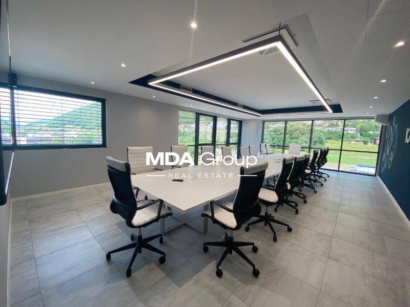 1500m² office, photo 3 of 9