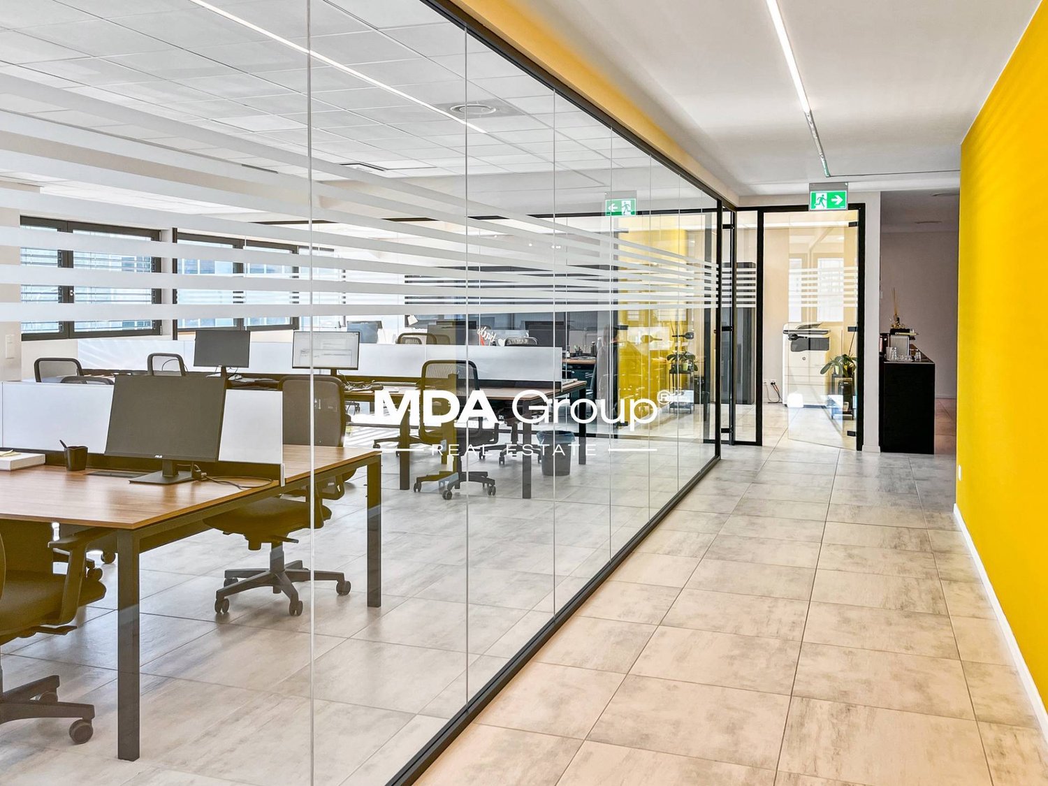 670m² office
