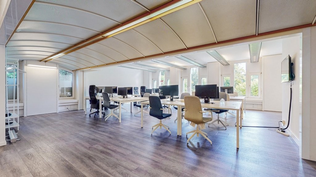126m² office, photo 1 of 9