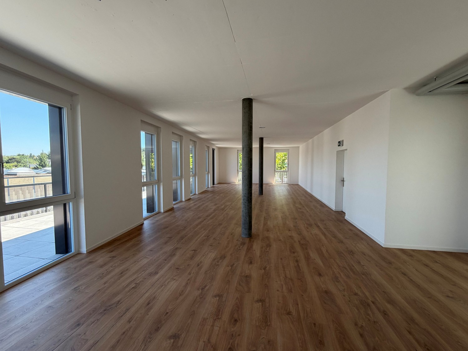 230m² office