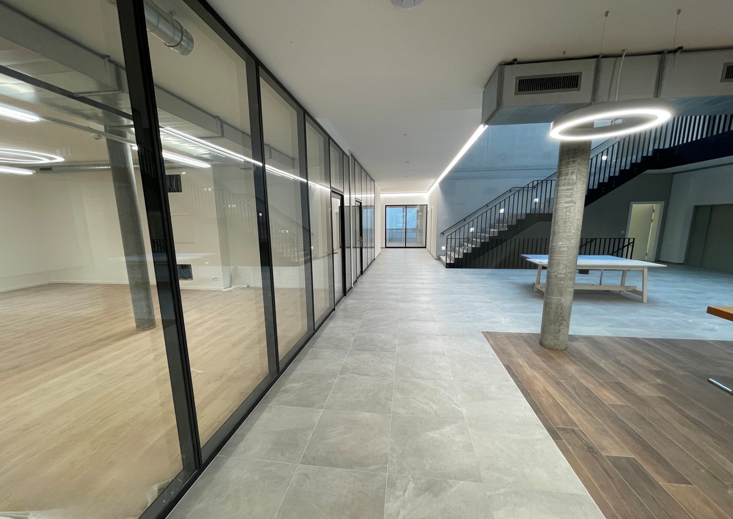 230m² office