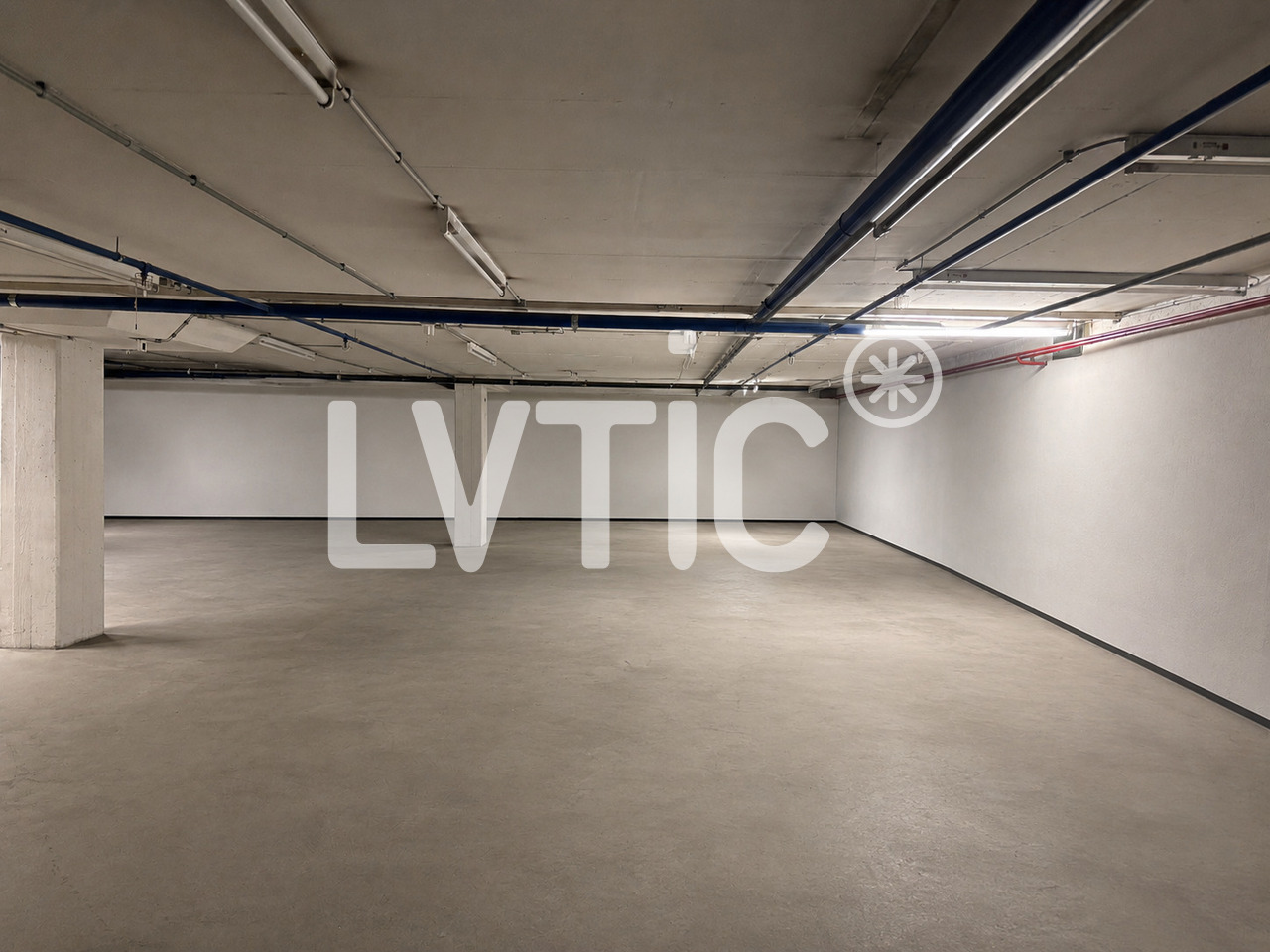 680m² storage room, photo 1 of 5