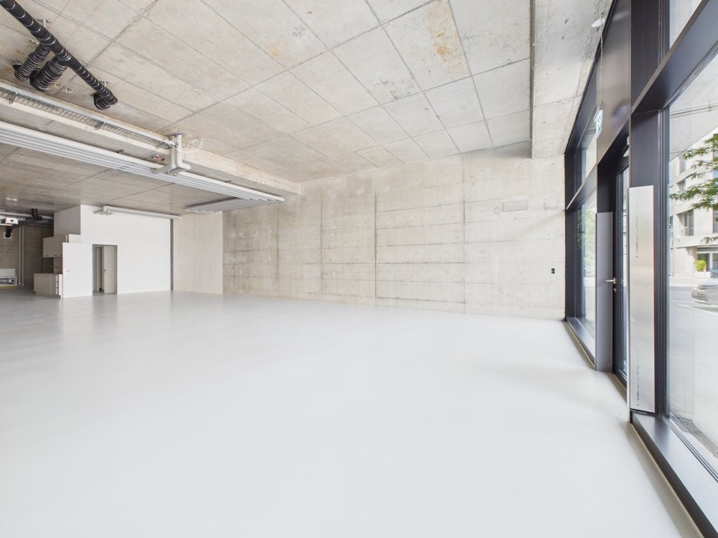 565m² shop, photo 3 of 10