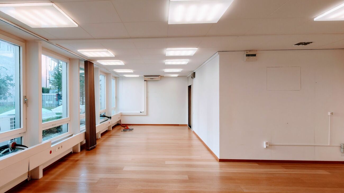 170m² office